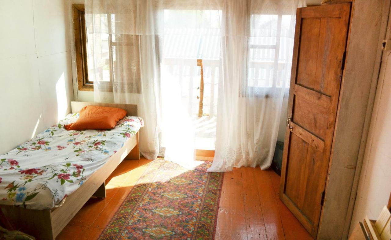 Guesthouse Bermet Tong Екстер'єр фото