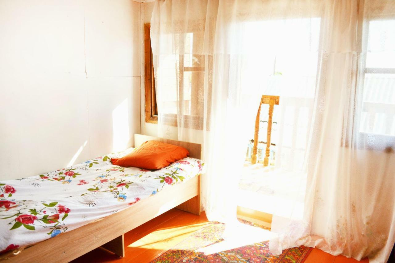 Guesthouse Bermet Tong Екстер'єр фото
