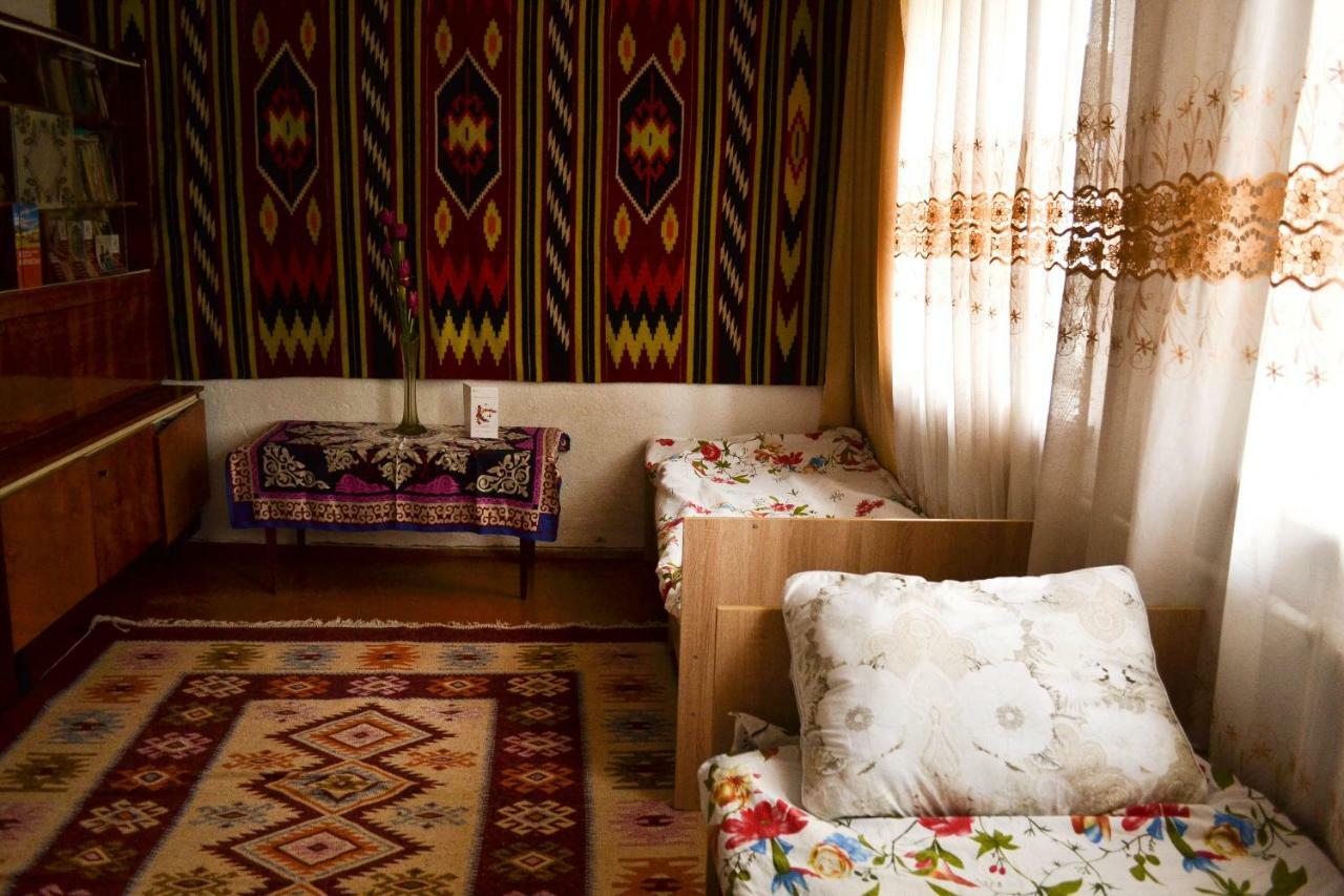 Guesthouse Bermet Tong Екстер'єр фото