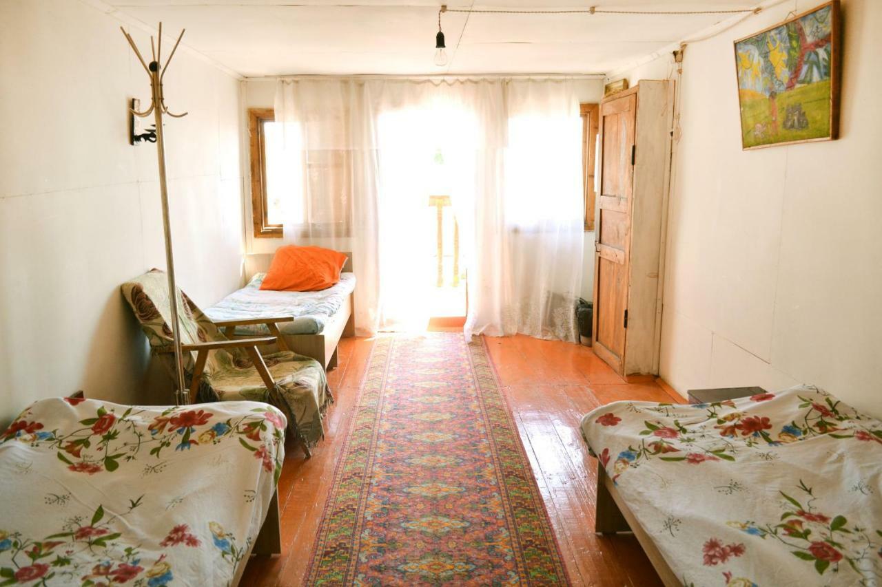 Guesthouse Bermet Tong Екстер'єр фото