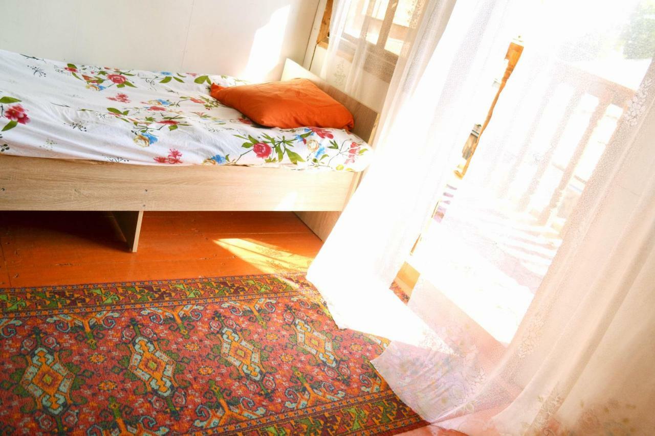 Guesthouse Bermet Tong Екстер'єр фото