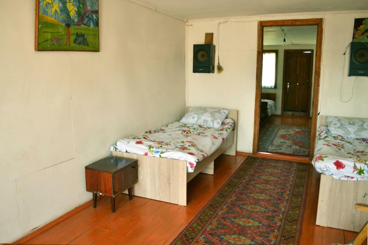 Guesthouse Bermet Tong Екстер'єр фото