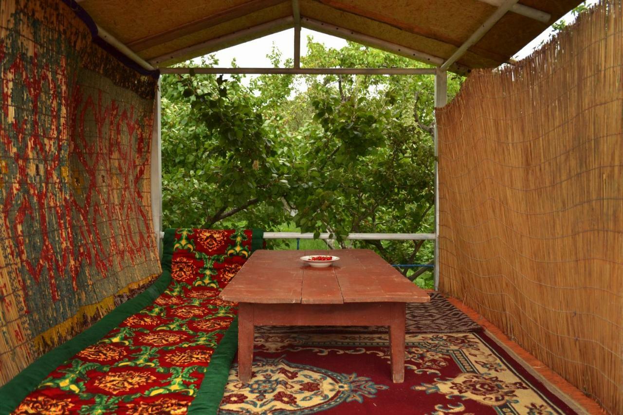 Guesthouse Bermet Tong Екстер'єр фото