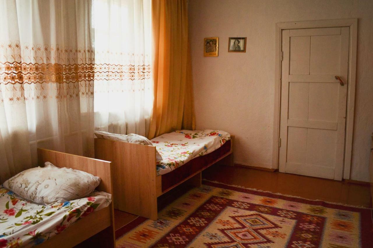 Guesthouse Bermet Tong Екстер'єр фото